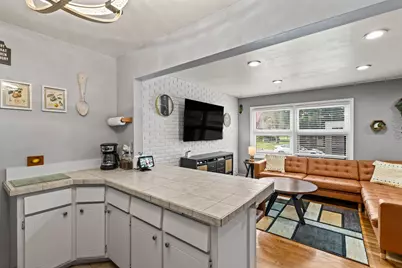 3119 W King Arthurs Ct, Greenfield, WI 53221 - Photo 14