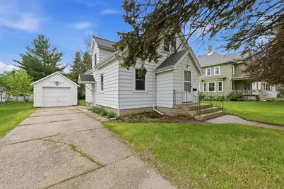 329  Schwartz St, Plymouth, WI 53073 - Photo 4