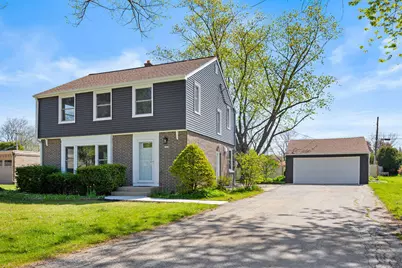 7438 N Seneca Rd, Fox Point, WI 53217 - Photo 2