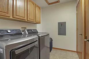 5855 Kinzie Ave, Racine, WI 53406 - Photo 18