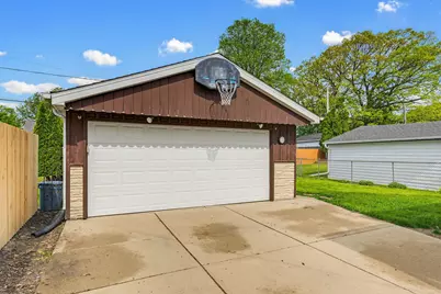 3421 S 80th St, Milwaukee, WI 53219 - Photo 28