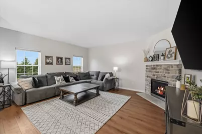 435  Aspen St, Belgium, WI 53004 - Photo 4