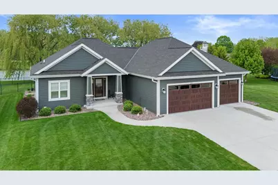 3013  Crosswinds Dr, Racine, WI 53403 - Photo 2