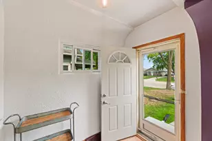 9009 W Cold Spring Rd, Greenfield, WI 53228 - Photo 4