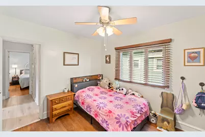 9009 W Cold Spring Rd, Greenfield, WI 53228 - Photo 20