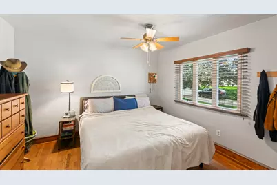 9009 W Cold Spring Rd, Greenfield, WI 53228 - Photo 18