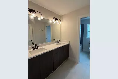 490  Talbots Woods Dr, Dousman, WI 53118 - Photo 16