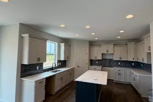 490 Talbots Woods Dr, Dousman, WI 53118 - Photo 10