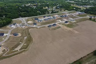 490 Talbots Woods Dr, Dousman, WI 53118 - Photo 4