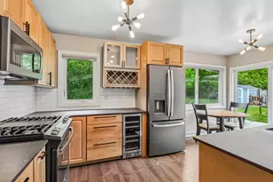 5620 Euston St, Greendale, WI 53129 - Photo 8