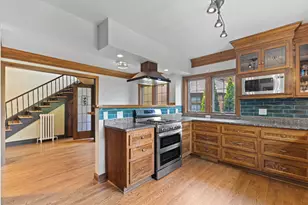 6537 Washington Cir, Wauwatosa, WI 53213 - Photo 16
