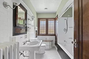 6537 Washington Cir, Wauwatosa, WI 53213 - Photo 24