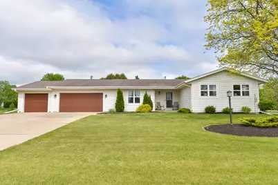 W163N10464  Ridgeview Ln, Germantown, WI 53022 - Photo 1