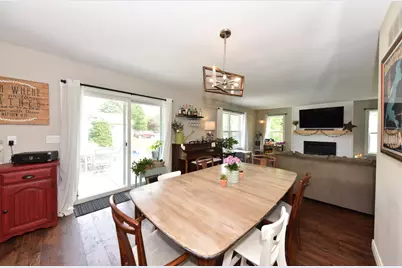 W163N10464  Ridgeview Ln, Germantown, WI 53022 - Photo 8