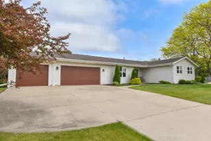 W163N10464 Ridgeview Ln, Germantown, WI 53022 - Photo 24