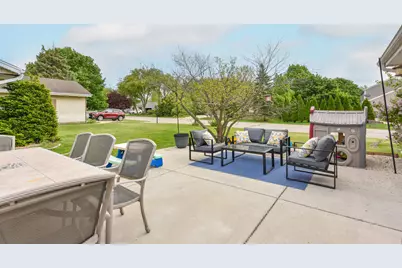 W163N10464  Ridgeview Ln, Germantown, WI 53022 - Photo 20