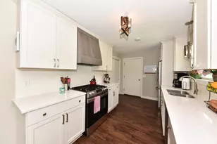 W163N10464 Ridgeview Ln, Germantown, WI 53022 - Photo 6