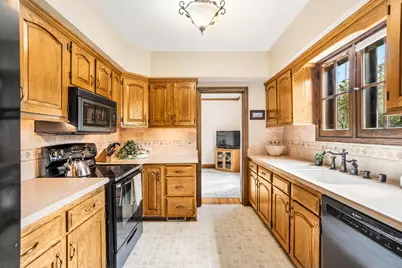 4441 N Maryland Ave, Shorewood, WI 53211 - Photo 16