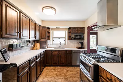 608  Williams Ave, South Milwaukee, WI 53172 - Photo 8