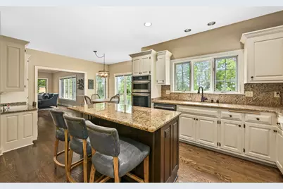 4665  Hastings Dr, Brookfield, WI 53045 - Photo 18