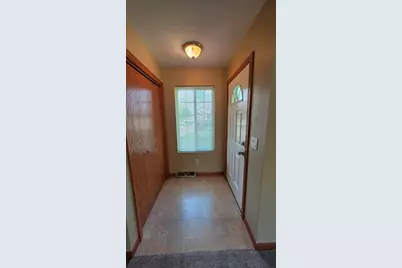 4725  Fox Grove Rd, Sheboygan, WI 53081 - Photo 6
