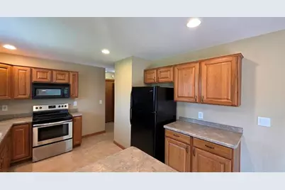 4725  Fox Grove Rd, Sheboygan, WI 53081 - Photo 8