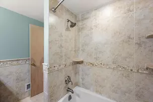 2556 N 96th St, Wauwatosa, WI 53226 - Photo 30
