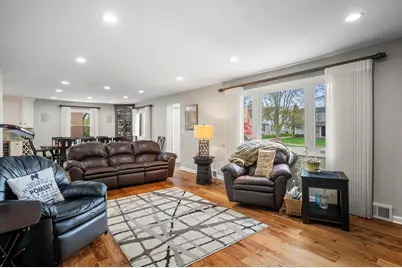 2556 N 96th St, Wauwatosa, WI 53226 - Photo 18