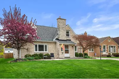 2556 N 96th St, Wauwatosa, WI 53226 - Photo 40