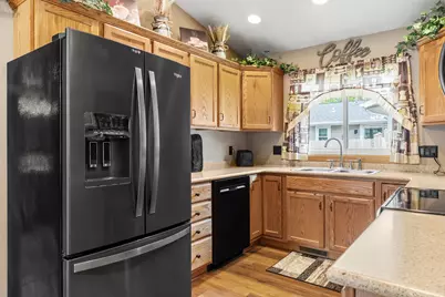 2336 N 26th St, Sheboygan, WI 53083 - Photo 4