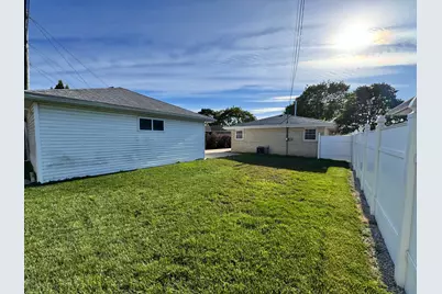 3770 S 93rd St, Milwaukee, WI 53228 - Photo 18