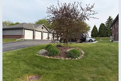 S75W16775  Jacob Ct, Muskego, WI 53150 - Photo 2