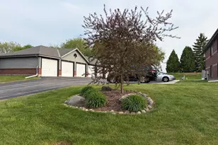 S75W16775 Jacob Ct, Muskego, WI 53150 - Photo 2