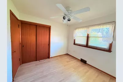1024  Illinois St, Racine, WI 53405 - Photo 12