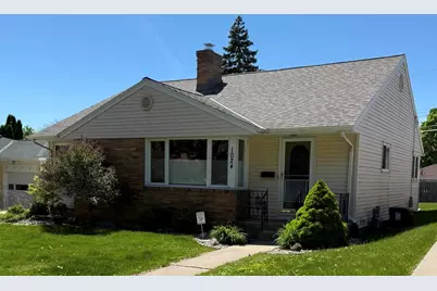 1024  Illinois St, Racine, WI 53405 - Photo 2
