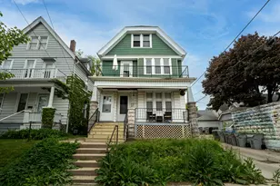 719 E Chambers St, Milwaukee, WI 53212 - Photo 2