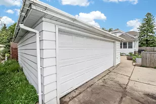 1935 E Howard Ave, Saint Francis, WI 53235 - Photo 38