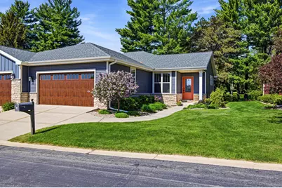 901  Whispering Pines Cir, Lake Mills, WI 53551 - Photo 4