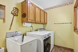 28511 Ray Dr, Racine, WI 53185 - Photo 16