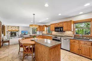 W68N347 Palmetto Ave, Cedarburg, WI 53012 - Photo 4