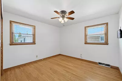 2508 W Halsey Ave, Milwaukee, WI 53221 - Photo 16