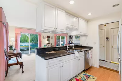 10240 N Westport Cir, Mequon, WI 53092 - Photo 8