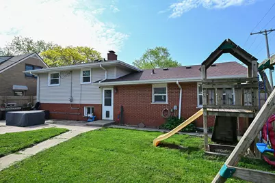 924  Montclair Dr, Racine, WI 53402 - Photo 18