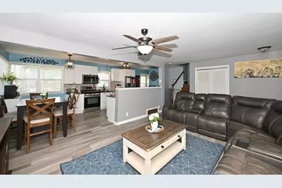 924  Montclair Dr, Racine, WI 53402 - Photo 4