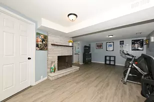 924 Montclair Dr, Racine, WI 53402 - Photo 8
