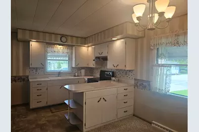 106  West Ct, Saint Nazianz, WI 54232 - Photo 2