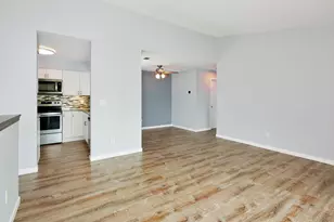 N110W17058 Ashbury Ln, Germantown, WI 53022 - Photo 4