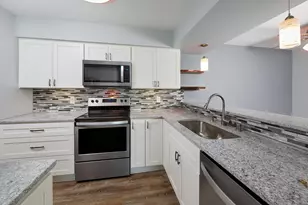 N110W17058 Ashbury Ln, Germantown, WI 53022 - Photo 10