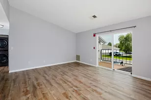 N110W17058 Ashbury Ln, Germantown, WI 53022 - Photo 6