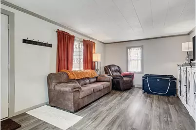 2038  Avon St, La Crosse, WI 54603 - Photo 2
